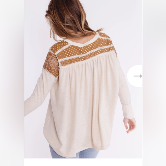 In Loom branded button front pullover top. Women's size small - Picture 10 of 11